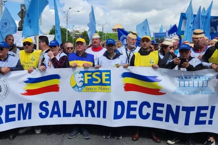 Elevii se pregătesc degeaba pentru începerea anului școlar. Profesorii anunță grevă generală pe termen nedeterminat: „Școala nu va începe pe 8 septembrie”