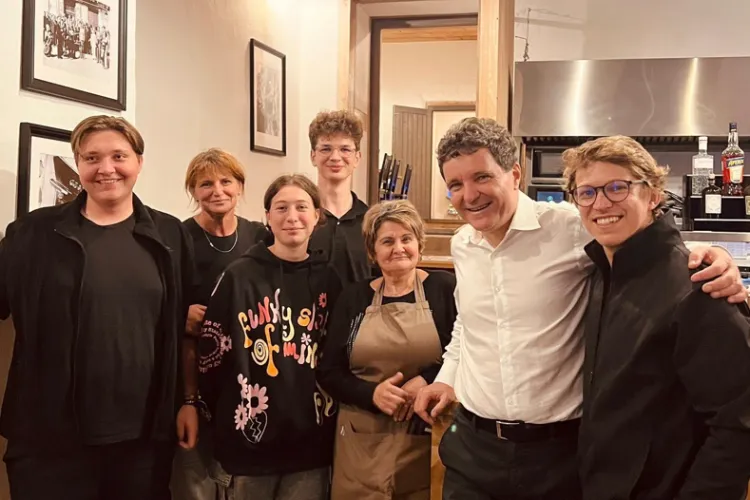 Nicușor Dan, fermecat de cea mai bogată comună din România! Președintele României a descoperit comoara ascunsă din Munții Apuseni FOTO 