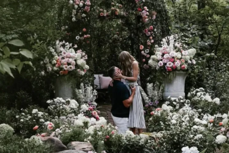 Cea mai iubită artistă pop din lume se mărită! Imagini spectaculoase cu locul în care a fost cerută și cu superbul inel FOTO