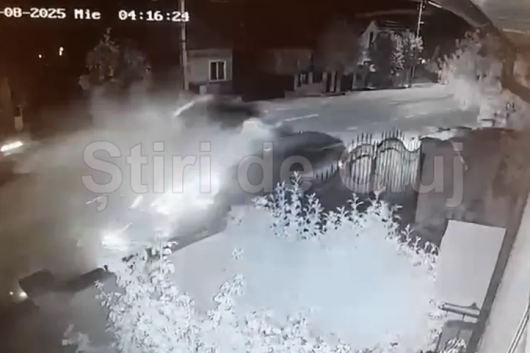 VIDEO EXCLUSIV: Momentul impactului în accidentul de azi din Cluj: Un tânăr de 19 ani, fără permis, a spulberat în viteză o mașină parcată: „Daună totală”