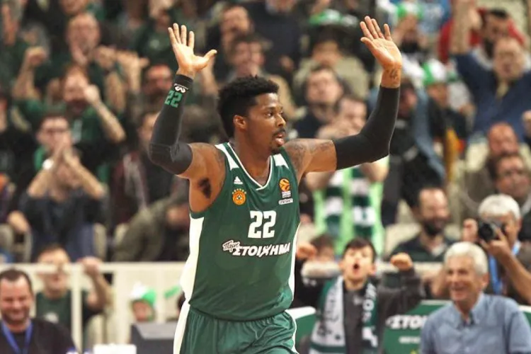 Scenariu absurd pe aeroport: Jucător Euroligă confundat și preluat de clubul greșit! Scenraiu de comedie în baschetul românesc