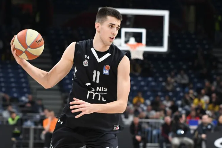 VIDEO Campionul Serbiei, Dusan Miletic, aterizează la Cluj! Joacă rapid, plin de energie și e nerăbdător să cunoască fanii „ultra” din BT Arena