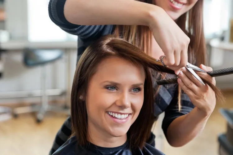 Cursuri gratuite de coafor și frizerie pentru clujeni. Ce condiții trebuie să îndeplinești pentru a primi diploma râvnită de multă lume