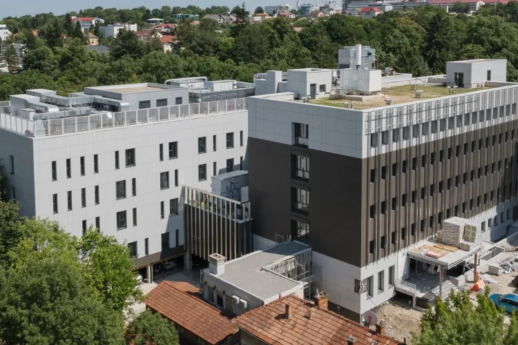 Cel mai modern centru de neurochirurgie de la Cluj e aproape gata! Colosul medical va avea 7 săli de operație și aparatură de ultimă generație FOTO