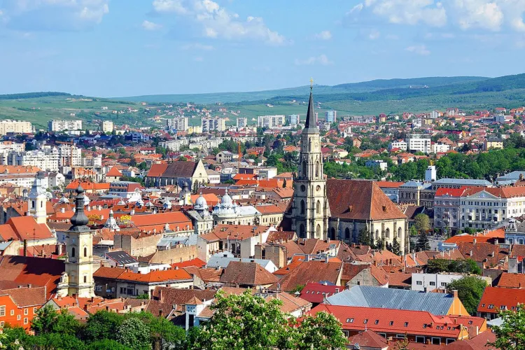 Tot mai mulți clujeni vor să plece din oraș, sătui de poluare și betoane. Ce sfaturi a cerut un tânăr: „Am un loc de muncă în Gilău”