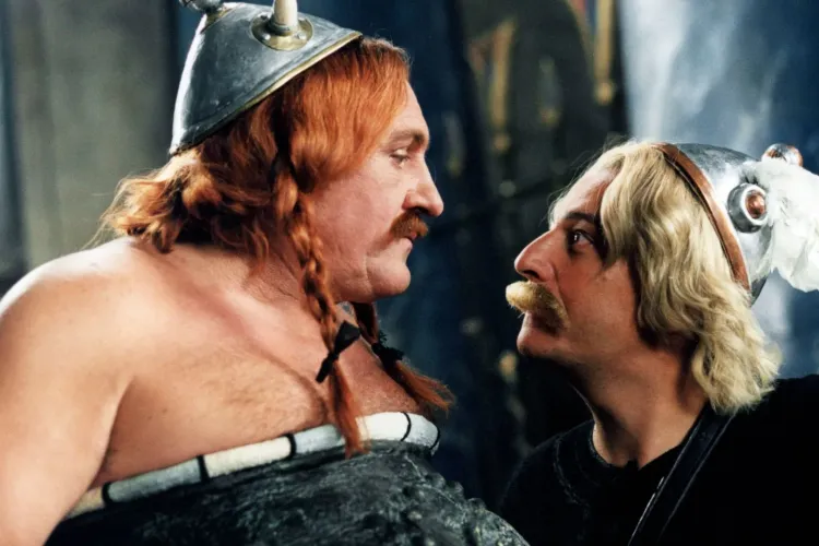 Un cunoscut și îndrăgit actor riscă 20 de ani de închisoare. Acesta este acuzat de o actriță cu 47 de ani mai tânără că ar fi abuzat-o