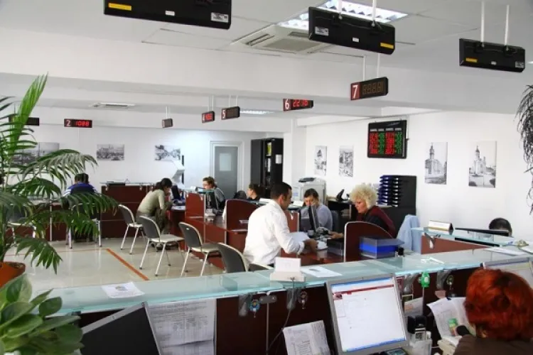 Vorbești urât cu funcționarii publici sau ești nerespectuos? Riști o amendă de 20.000 lei. Statul pregătește sancțiuni dure pentru sfidarea funcționarilor!