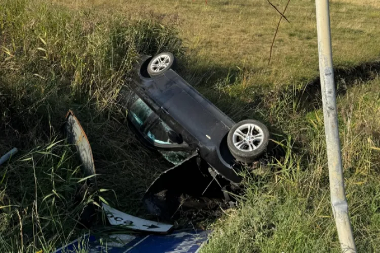 Accident în Vâlcele: Încă o mașină răsturnată în această după-amiază în Cluj. O femeie a fost rănită și transportată de urgență la spital FOTO