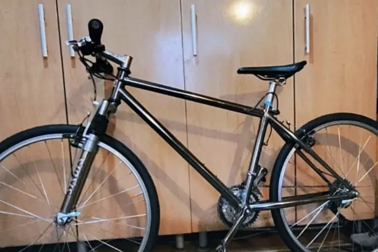 Bicicletă de mii de euro furată chiar de pe balcon în Cluj! Proprietarul cere ajutorul clujenilor: „Orice aflați vă rog să îmi scrieți!”