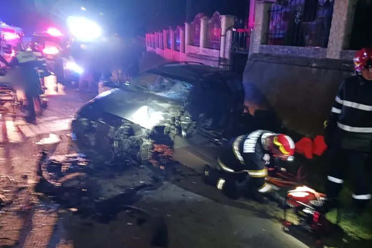 Accident grav în Cluj: Clujean încarcerat și doi copilași răniți, după ce două mașini s-au făcut praf în urma unui impact violent!