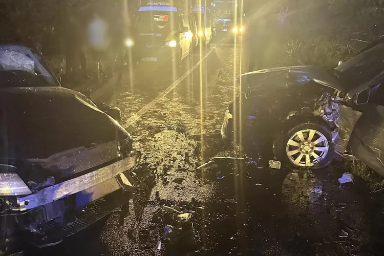 Scene dramatice la un accident din Cluj: Pompierii scot un bărbat încarcerat, alte două persoane rănite transportate de urgență la spital!