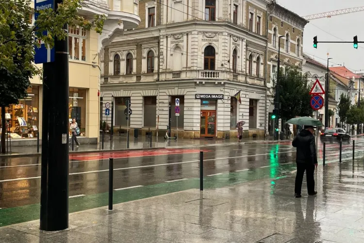 COD GALBEN în Transilvania: Cluj-Napoca se pregătește pentru furtuni și cantități uriașe de precipitații