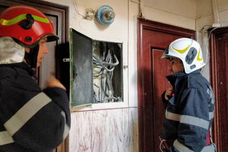 ALERTĂ în Cluj-Napoca: Foc la un bloc de pe Calea Florești! Pompierii au ajuns cu autospeciale și au salvat locatarii de pericol