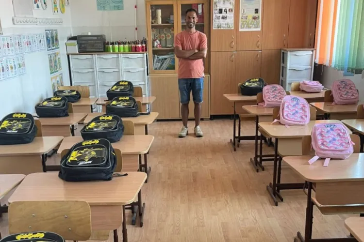 Ghiozdane pline de bucurie pentru copiii nevoiași din Cluj-Napoca: Un clujean cu suflet mare aduce speranță la început de an școlar FOTO/ VIDEO