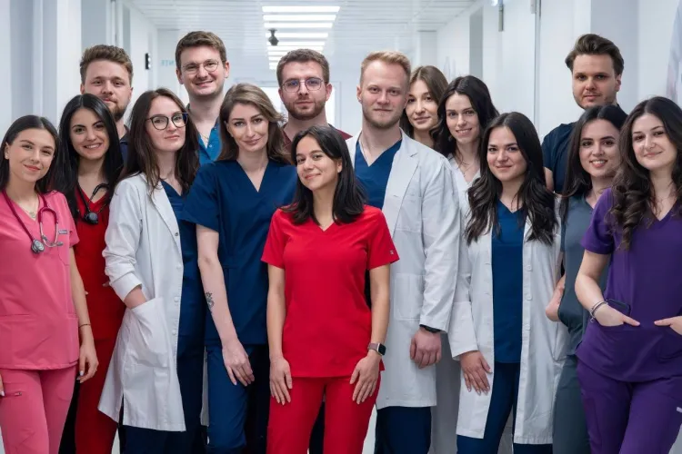 Moment istoric la UMF Cluj: 3.000 de medici rezidenți au intrat în coordonarea Universității de Medicină din Cluj! Rezidenții au o aripă dedicată lor