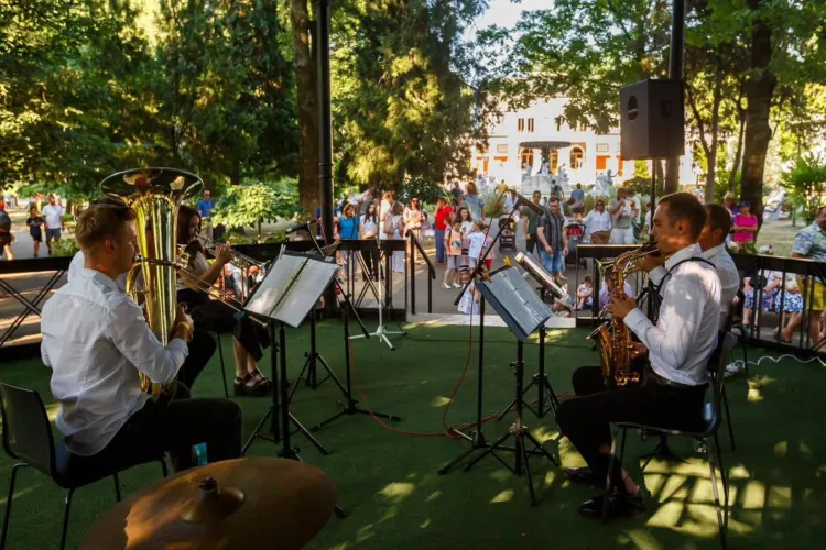 Concertul de fanfară din Parcul Central din Cluj a fost amânat, din cauza vremii. Seria va continua, iar concertul de azi va fi reprogramat