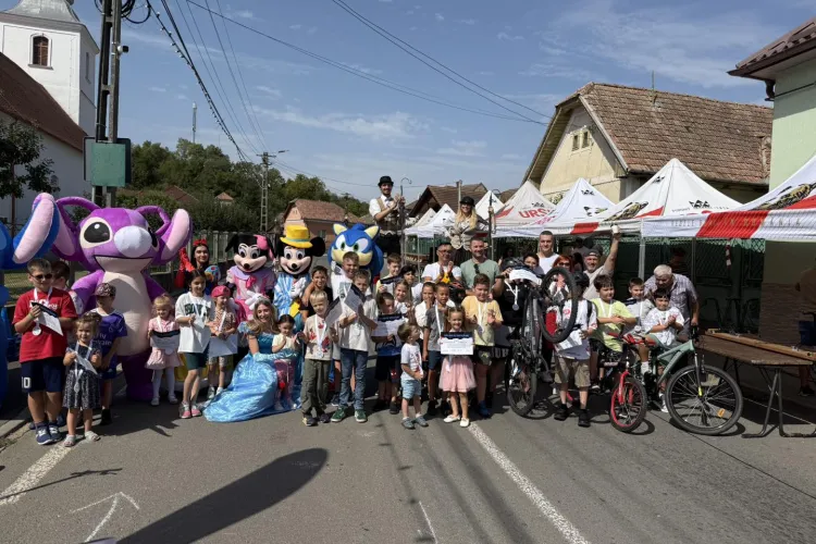Zilele Localității Luna de Sus au început în forță! Copiii strălucesc la „Luna Pedalează 2025”, iar comunitatea se bucură împreună