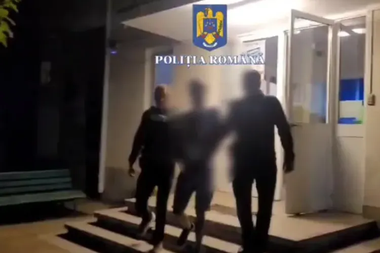 Șocant! Un polițist a fost înjunghiat în timp ce încerca să aplaneze un conflict izbucnit între doi bărbați. A fost transportat de urgență la spital 