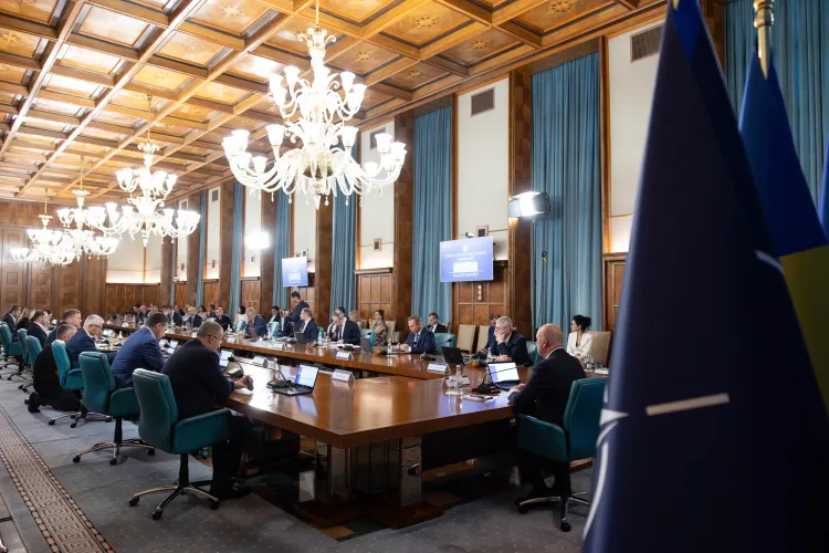 Moment tensionat în Parlament: Bolojan angajează răspunderea Guvernului pe 5 proiecte, opoziția urlă „sărăcie și dictatură”