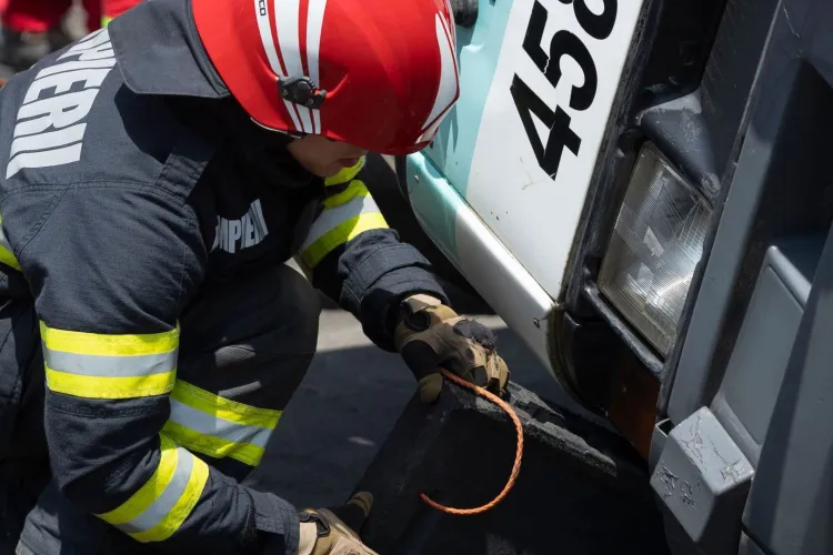 Weekend extrem de solicitant pentru ISU Cluj: Peste 220 de intervenții și un autocar răsturnat la Dumbrava cu Planul Roșu activat