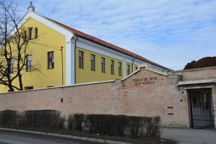 Au început înscrierile la una dintre cele mai râvnite școli din Cluj-Napoca. Ce trebuie să facă părinții și elevii 