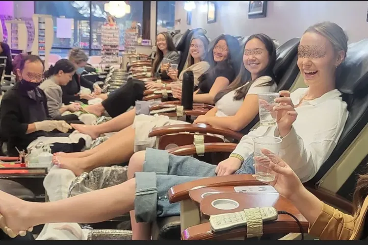 O tânără din Cluj-Napoca se teme că poate face cancer dacă merge la salonul de înfrumusețare. „Ce știți despre asta? Mai e sigur?”