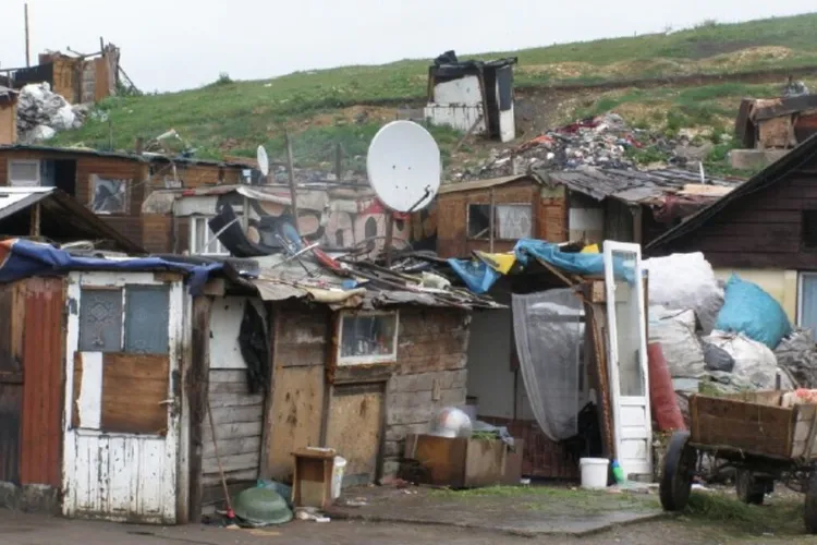 Primăria Cluj-Napoca cumpără 10 apartamente pentru oamenii de la Pata Rât. Bugetul propus: 1 milion de euro pentru o viață mai bună