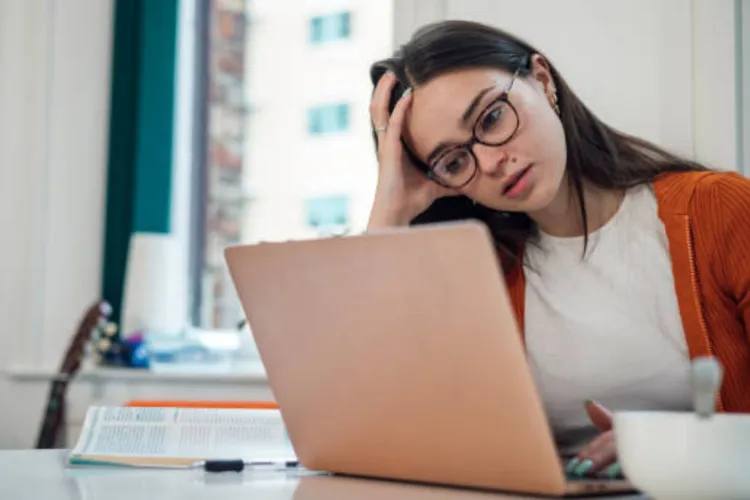 Tinerii IT-iști din Cluj-Napoca se plâng că nu mai găsesc joburi în domeniu: „Caut de aproape un an și nu am avut succes”