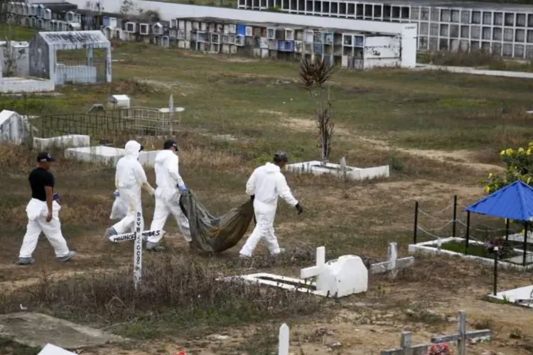 Descoperire șocantă într-un cimitir: Un tânăr de 32 de ani a fost găsit mort, iar cauza decesului este un mister