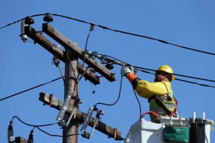 Mii de clujeni rămân fără curent electric! Distribuție Energie anunță întreruperi planificate ore întregi la început de septembrie