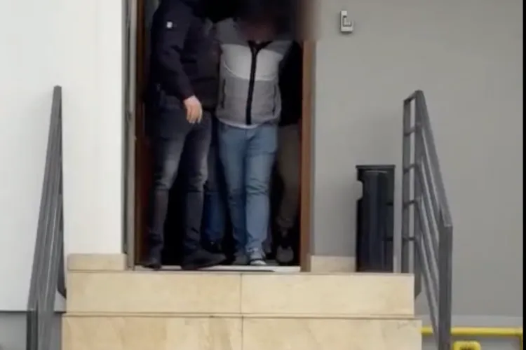 VIDEO. Bărbat violent, urmărit internațional, capturat în Cluj! Acesta ar fi intrat în casa unei fete de 25 și ar fi bătut-o cu cruzime
