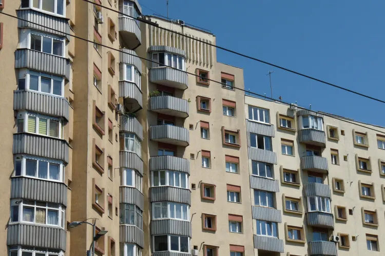 Tranzacțiile imobiliare din Cluj scad drastic după majorarea TVA! Luna trecută s-au vândut doar 732 de case și apartamente individuale
