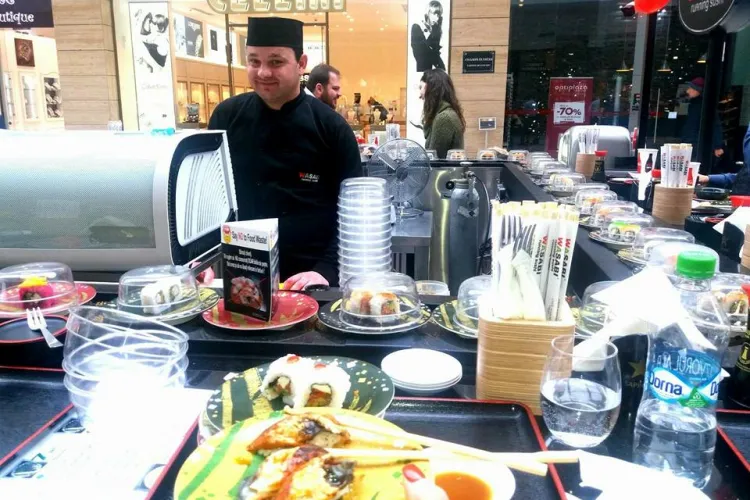 Tragedie la Cluj: Un cunoscut bucătar din oraș, care a pregătit mâncare japoneză pentru mulți clujeni, a murit fulgerător la doar 37 de ani