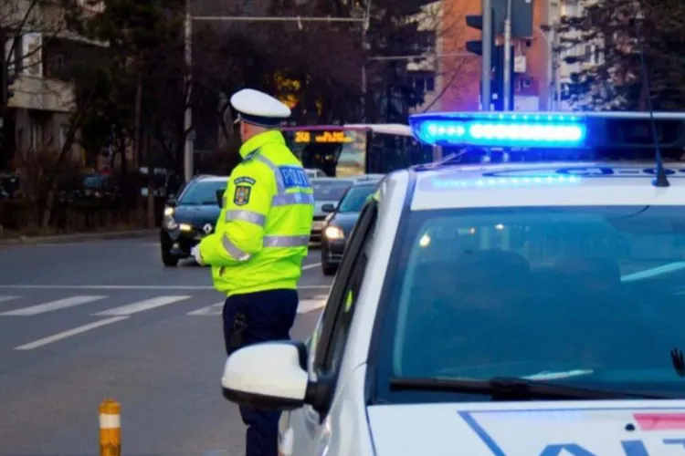 Polițiștii clujeni au ieșit la „vânătoare” de infractori pe strădă. Amenzi de 16.000 de lei, 18 elevi au fost găsiți în baruri deși aveau școală