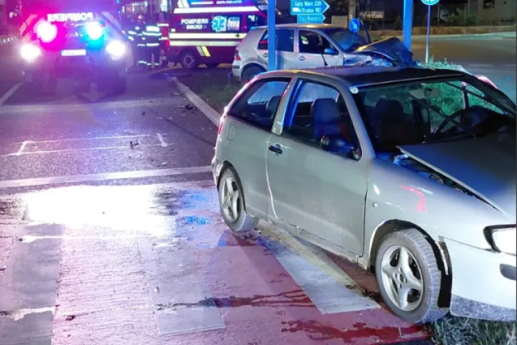 Trei clujeni au fost răniți azi-noapte într-un accident. Pompierii au intervenit cu descarcerarea FOTO