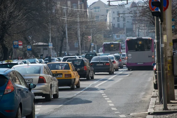 Cluj-Napoca: Trafic sufocat pe Bulevardul Muncii. Lucrările sunt în plină zi, iar nervii la cote maxime: „De o săptămână este blocat” 