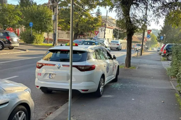 Fenomen alarmant în Grigorescu, Cluj-Napoca: Încă un taximetrist și-a găsit mașina spartă, la nici o lună de la alte atacuri FOTO