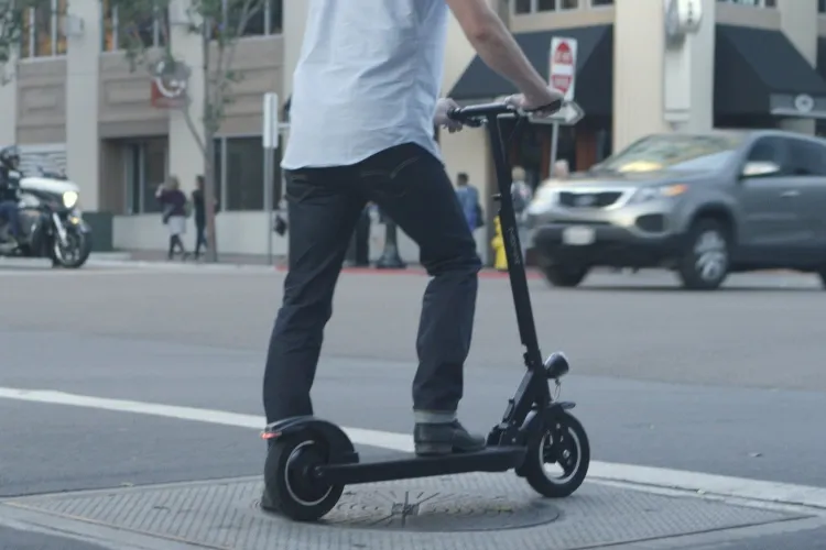 Statistică șocantă trotinetele electrice motivul a mii de accidente in 2025! Poliția Română a confirmat 7 decese peste 1000 de răniți din cauza neglijenței