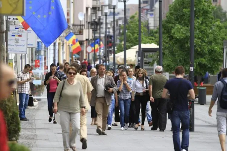 Scandal total între „vinituri” și „clujeguri”, după o glumă inofensivă: Un bărbat a anunțat că-și ia mască de gaze pentru a suporta mirosul din oraș