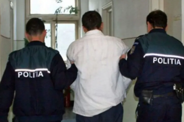 Bărbat reținut pentru tâlhărie într-un magazin din Cluj. Polițiștii au intervenit de urgență, un clujean curajos a intervenit fără să stea pe gânduri