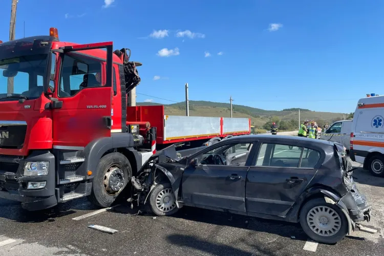 Cluj: O femeie se află în stare critică, după un grav accident rutier. A fost intubată și transportată de urgență la spital 