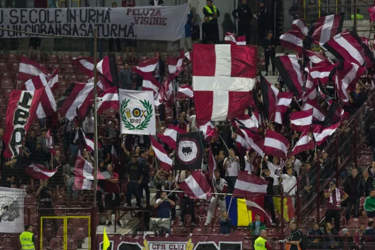 Peluza Vișinie,  mesaj tranșant către suporterii CFR-ului: „La greu de ce alegi să te îndepărtezi de echipă?”