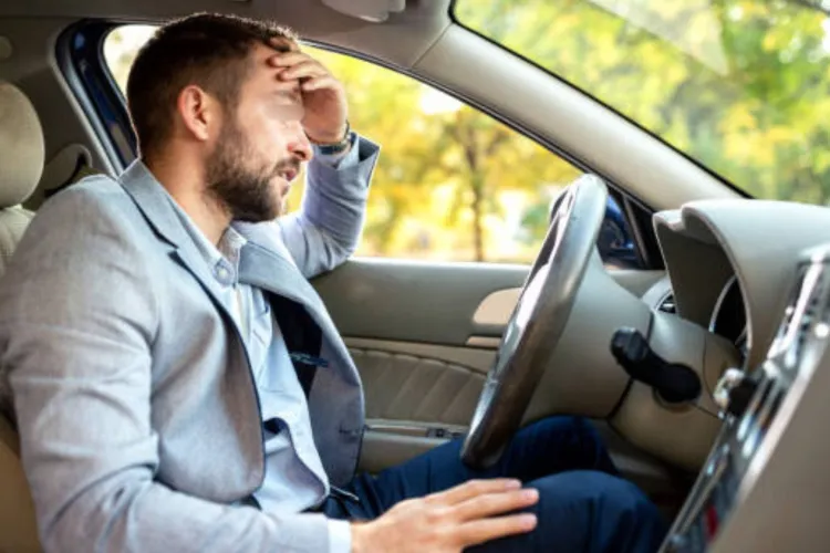 Un semafor „buclucaș” din Cluj paralizează traficul spre Florești: Șoferii sunt opriți din 2 în 2 minute și se creează ambuteiaje uriașe