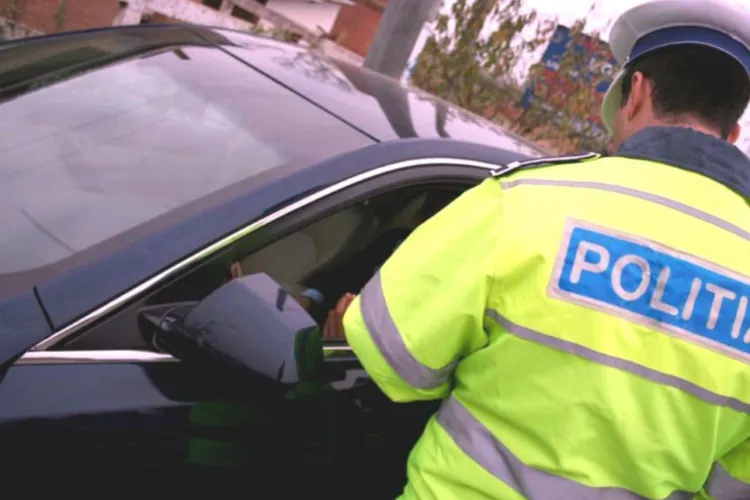 Polițiștii din Cluj au avut parte de un caz neașteptat: Aceștia au oprit un bărbat care conducea haotic, fără permis. S-a ales cu dosar penal