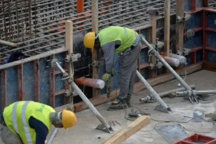 Locuitorii dintr-un cartier din Cluj-Napoca, treziți dis-de-dimineață din cauza unui șantier: „Vă rugăm să luați măsuri”