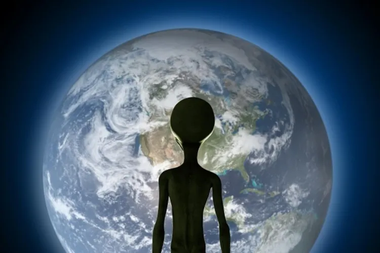 Un obiect misterios „urmărește” Pământul de peste 60 de ani. Unii cred că e o sondă extraterestră. Explicația ar putea fi mult mai simplă