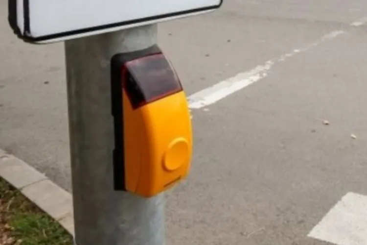 Butonul pietonal de la Metro a fost reactivat după ce Știri de Cluj a semnalat problema care încurca atât pietonii, cât și șoferii