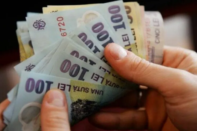 Vești proaste pentru angajați: Salariile au scăzut în iulie 2025. INS dezvăluie domeniile unde se câștigă cel mai puțin