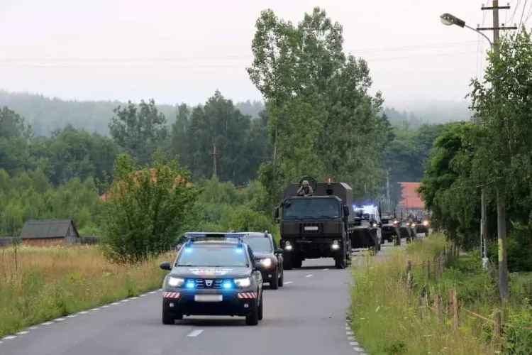A ieșit ARMATA pe străzi! Mișcări masive de tehnică militară în Cluj și alte județe din România
