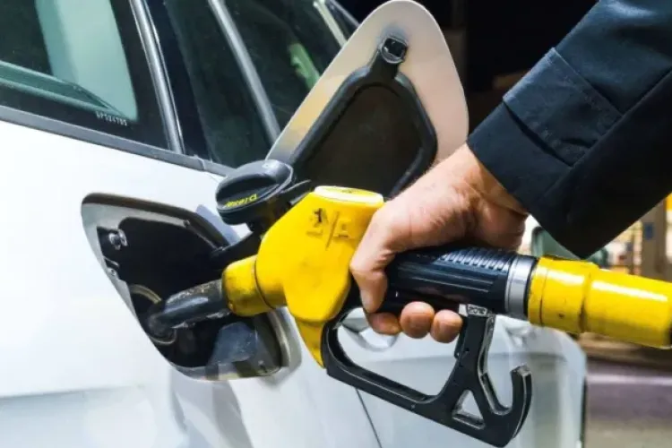 Benzina și motorina se scumpesc din nou! A treia scumpire consecutivă lovește buzunarele românilor